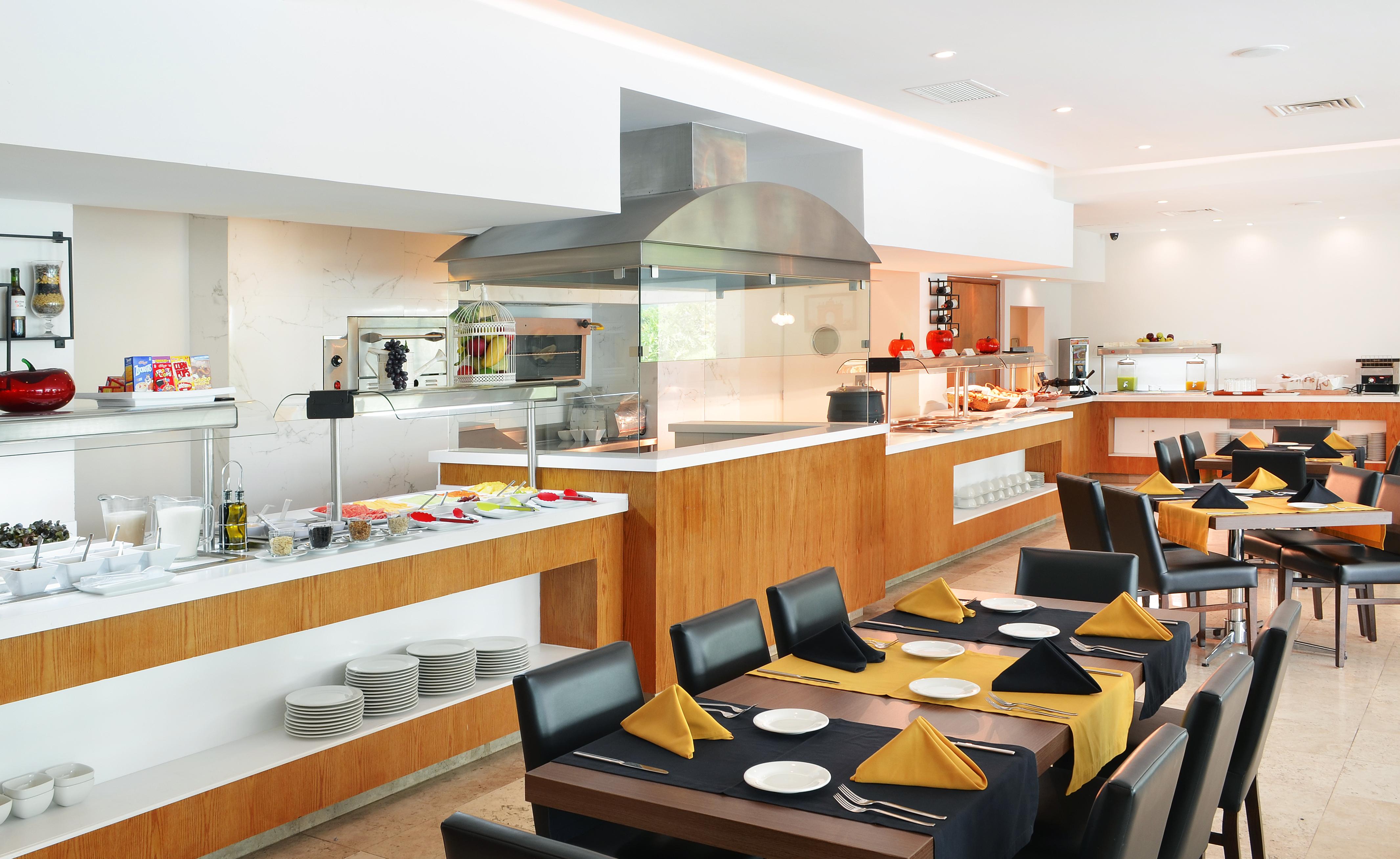 Radisson Poliforum Plaza Hotel Leon Restoran gambar